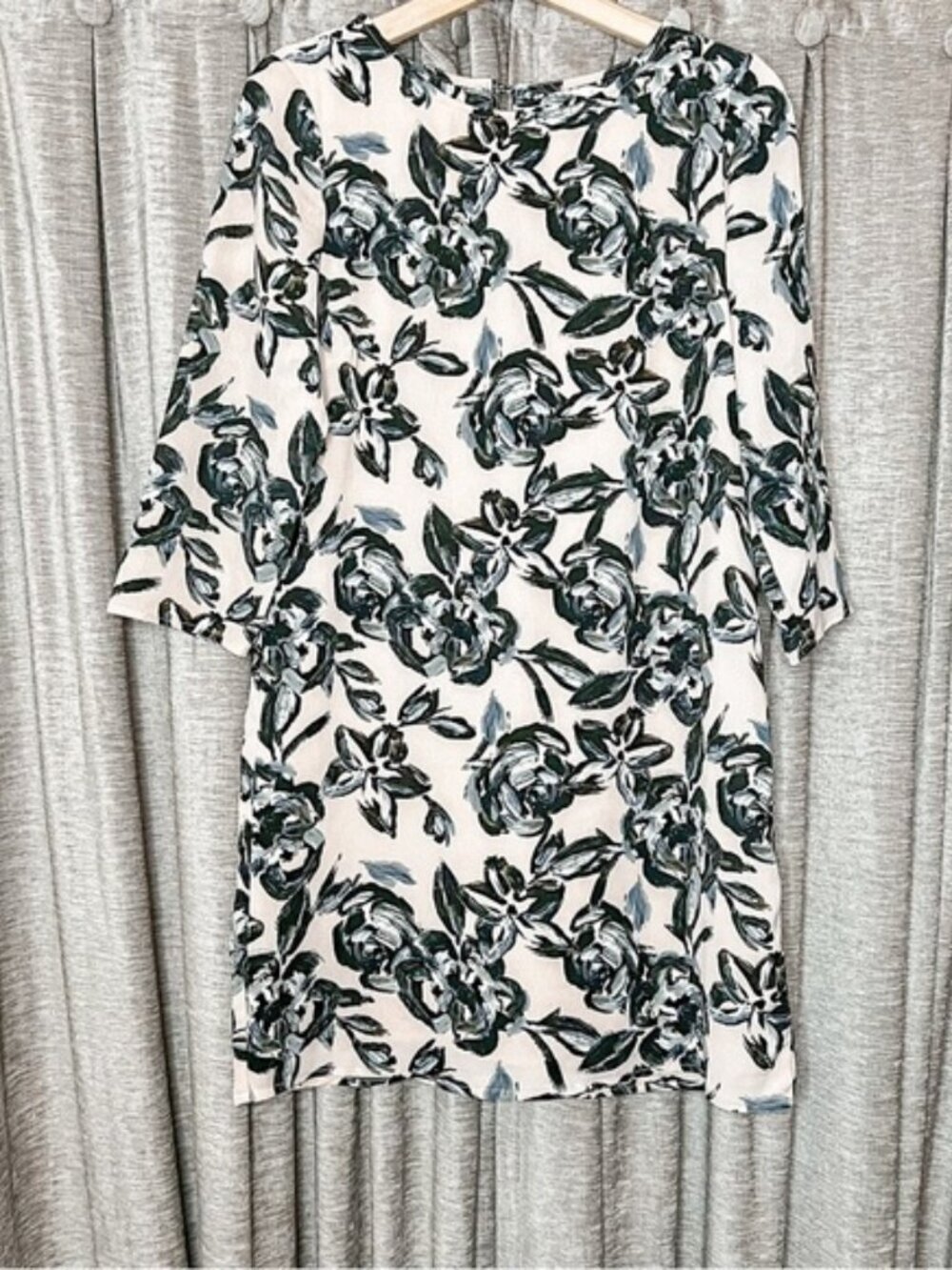 C & E Pink Floral Cropped Sleeve Shift Dress Size Small